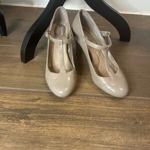Giani Bernini Vineza T-Strap Taupe Heels with Rounded Toe